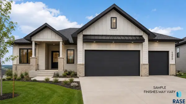 5600 E Saddle Ridge Cir, Sioux Falls, SD 57110