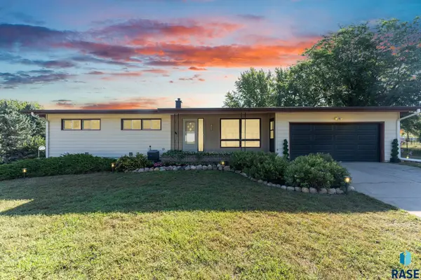 202 S Detroit Ave, Sioux Falls, SD 57110