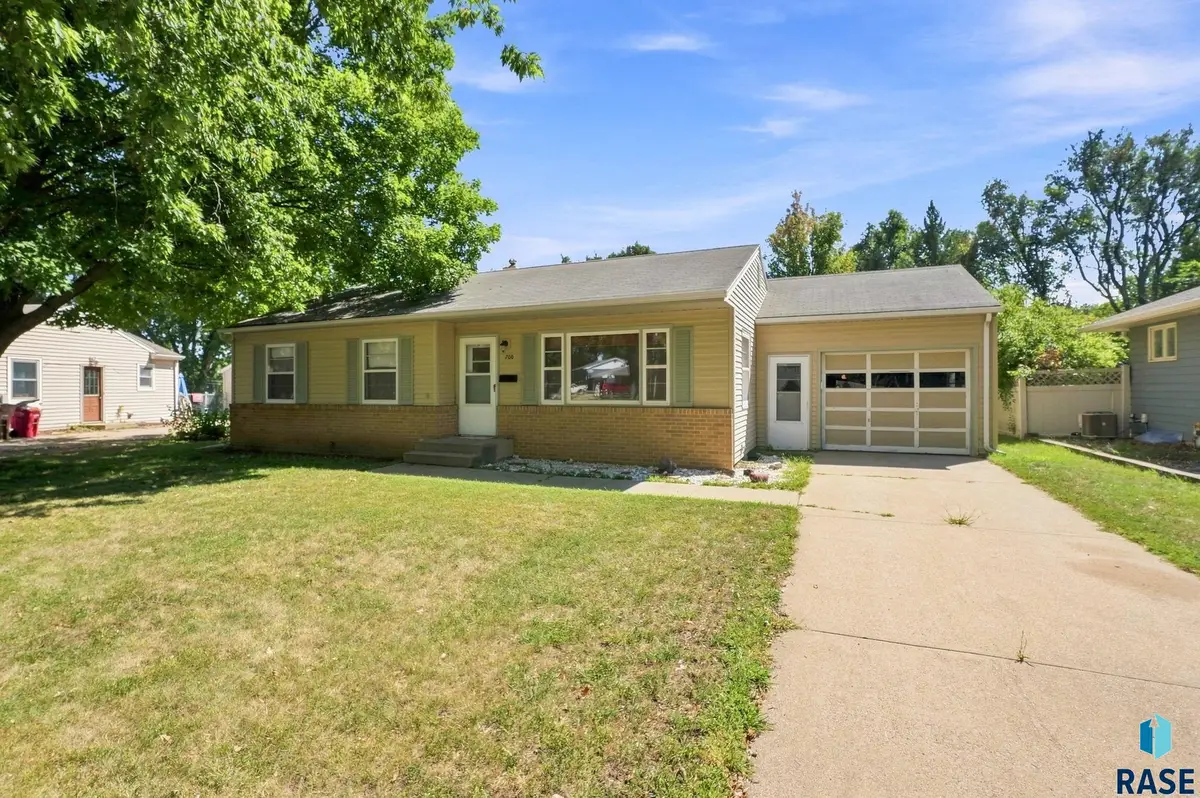 700 N Omaha Ave, Sioux Falls, SD 57103 - #1