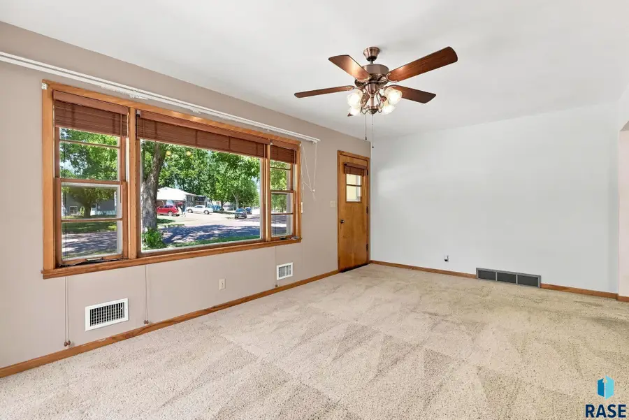 700 N Omaha Ave, Sioux Falls, SD 57103 - #2