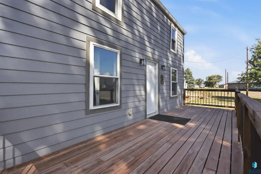 641 N Railway Ave, Canistota, SD 57012 - #3