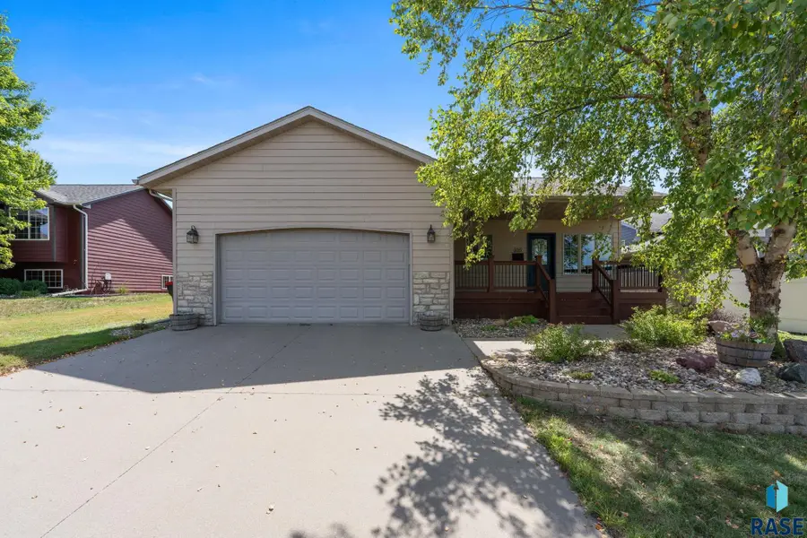 105 E Switch Grass Trl, Brandon, SD 57005 - #2