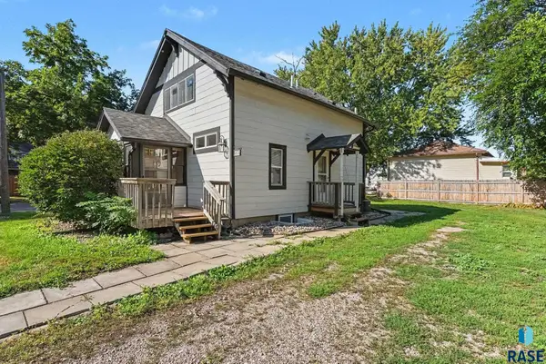 1801 N Wayland Ave, Sioux Falls, SD 57103