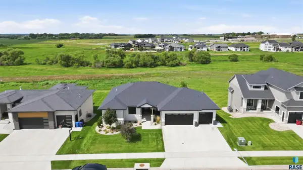 5503 W Colonial Ct, Sioux Falls, SD 57107