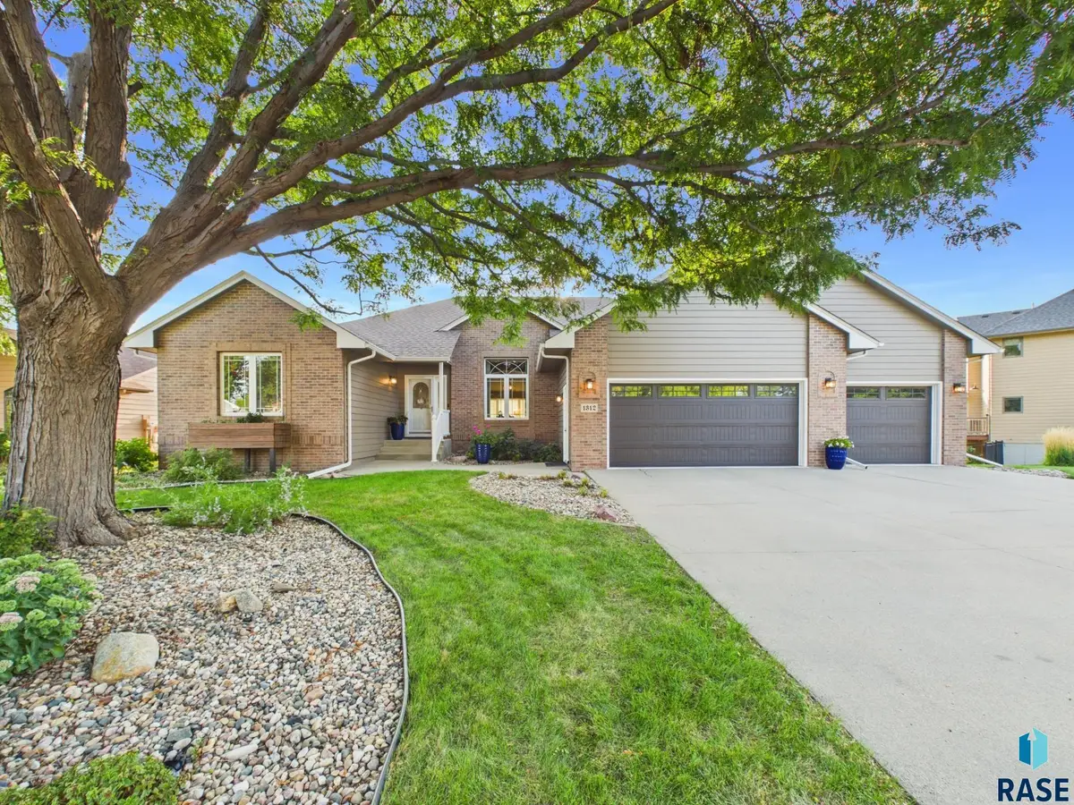 1312 S Honeysuckle Trl, Sioux Falls, SD 57106 - #1