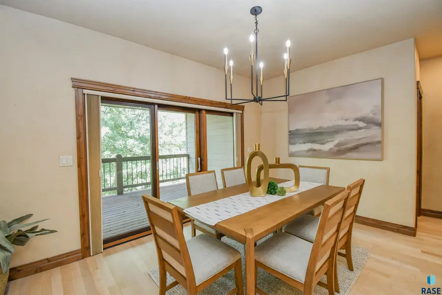 1325 W Wicklow Ct, Sioux Falls, SD 57108 - #3