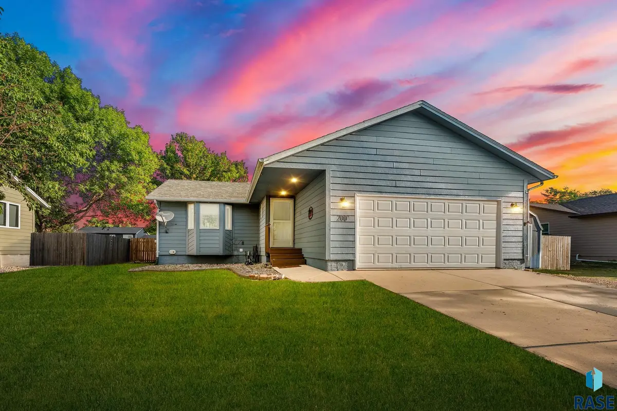 200 W Holly St, Tea, SD 57064 - #1