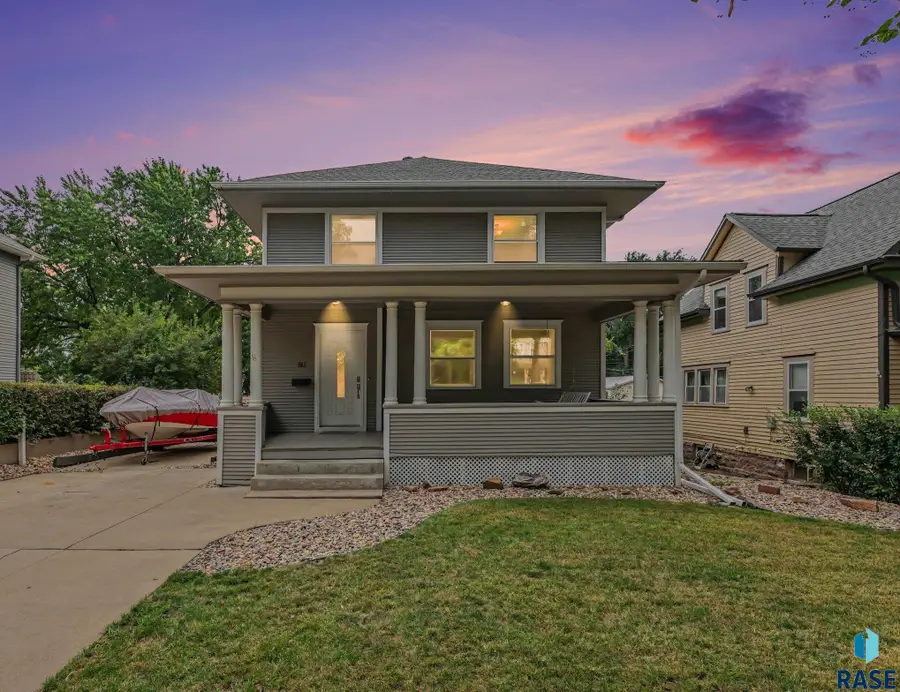 811 W 7th St, Sioux Falls, SD 57104 - #2