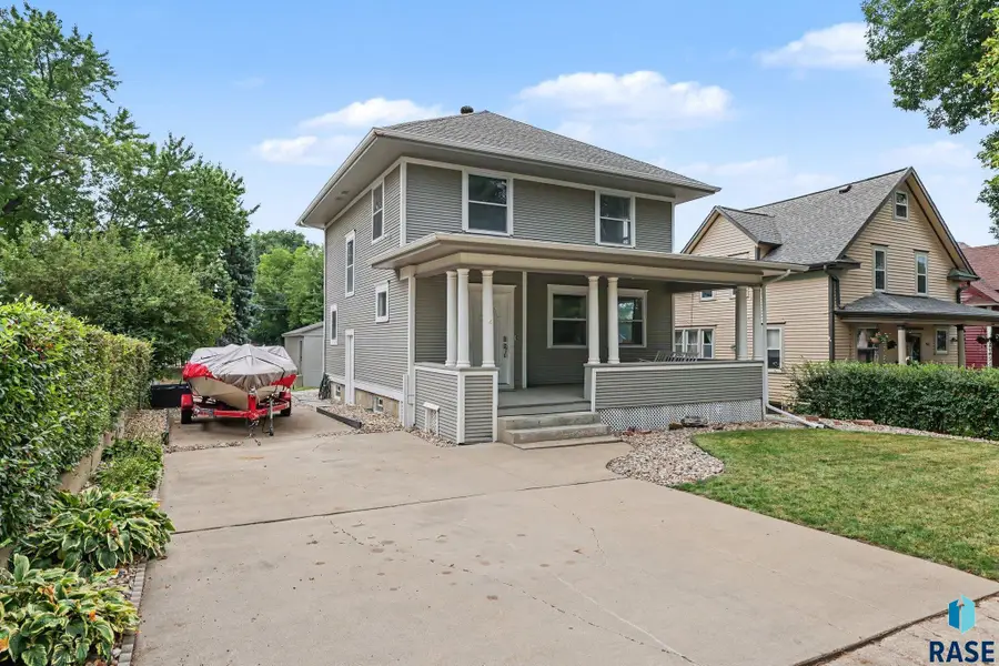 811 W 7th St, Sioux Falls, SD 57104 - #3
