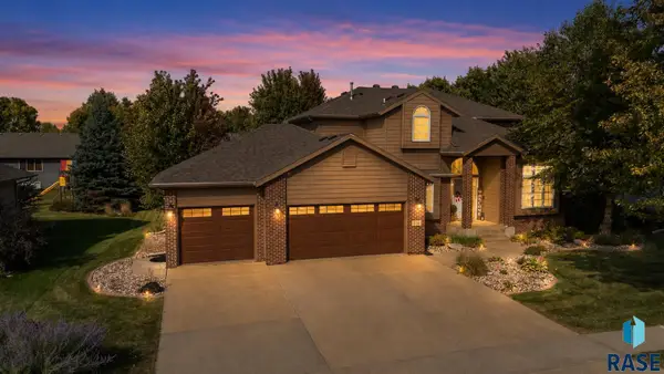 716 W Laquinta St, Sioux Falls, SD 57108