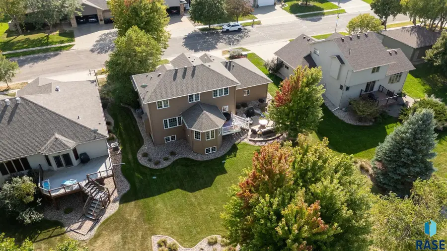 716 W Laquinta St, Sioux Falls, SD 57108 - #3