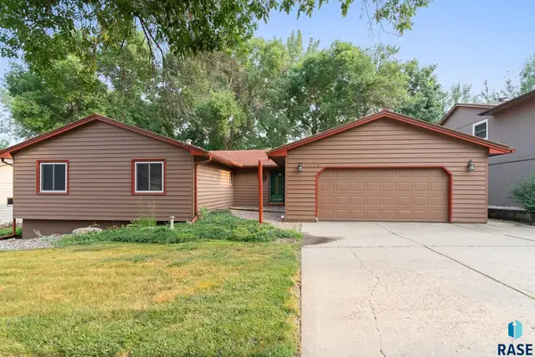 3305 E 33rd St, Sioux Falls, SD 57103