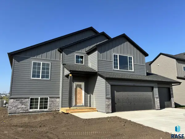 5612 E Ashwood Cir, Sioux Falls, SD 57108
