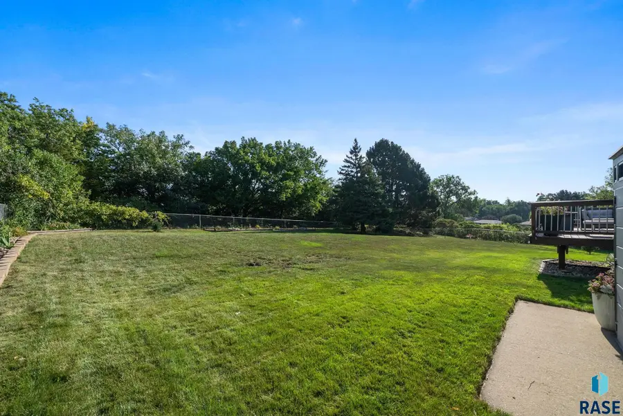 1224 S Dunham Cir, Sioux Falls, SD 57106 - #3