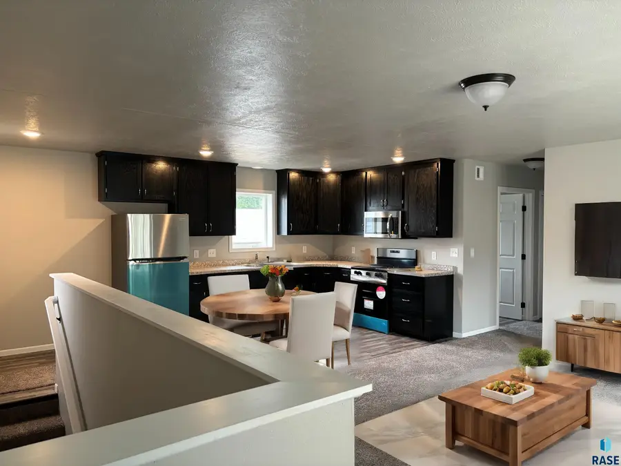 3138 N Highland Ave, Sioux Falls, SD 57104 - #2