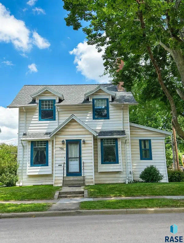 320 S Prairie Ave, Sioux Falls, SD 57104