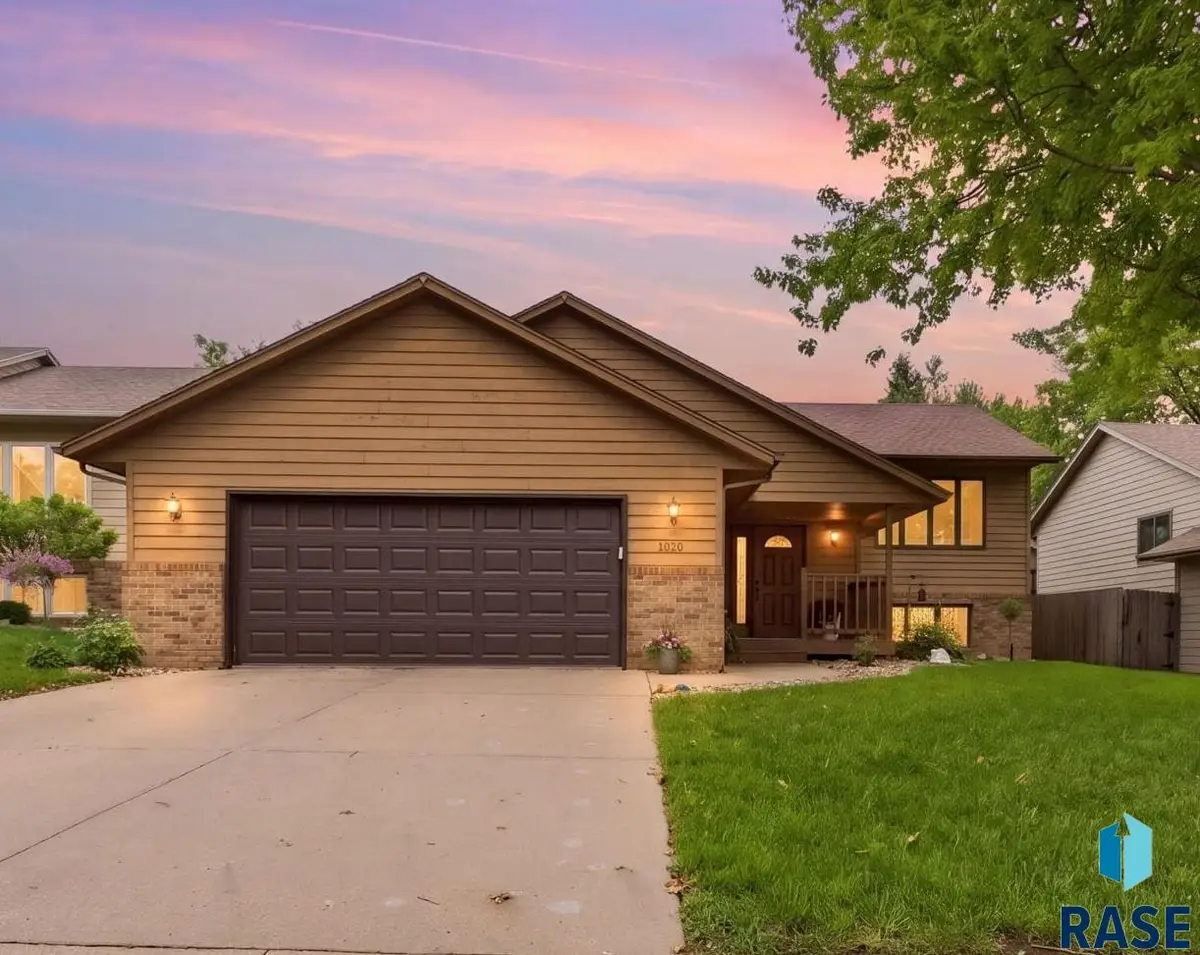 5024 E Fernwood Dr, Sioux Falls, SD 57110 - #1
