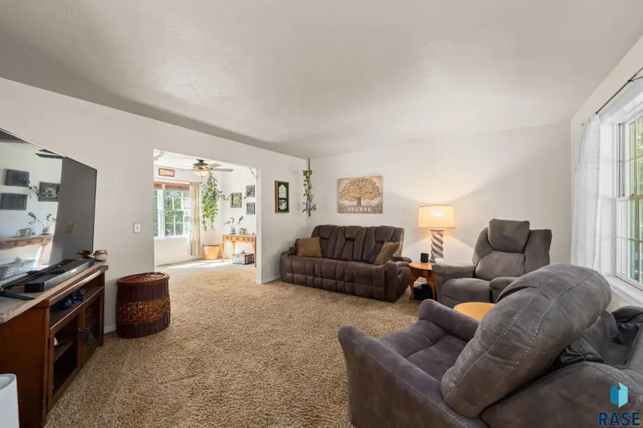 2809 W Delrich Dr, Sioux Falls, SD 57107 - #3