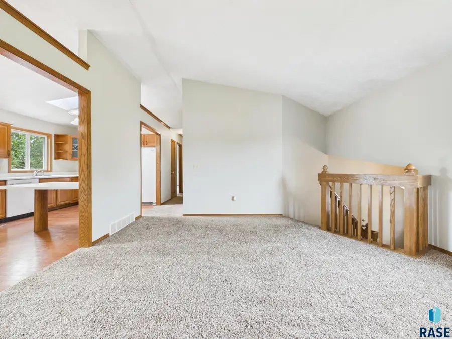 5713 W Clay St, Sioux Falls, SD 57106 - #3