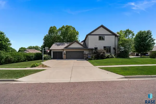 1600 S Parkview Blvd, Brandon, SD 57005
