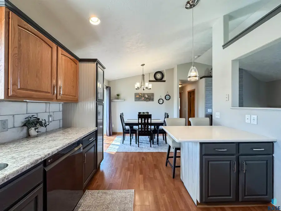 1812 S Monticello Ave, Sioux Falls, SD 57106 - #2