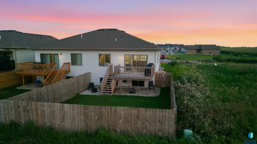 9730 W Broek Dr, Sioux Falls, SD 57106 - #2