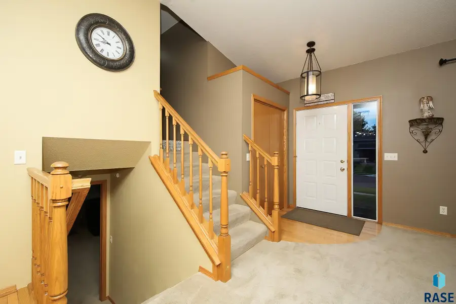 7216 W Strabane St, Sioux Falls, SD 57106 - #2