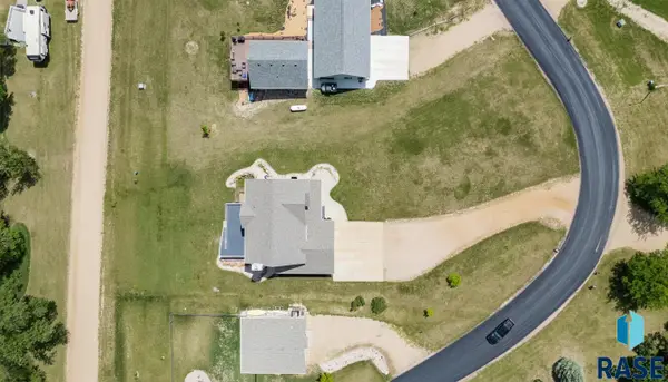 101 Lakeview Dr, Hurley, SD 57036