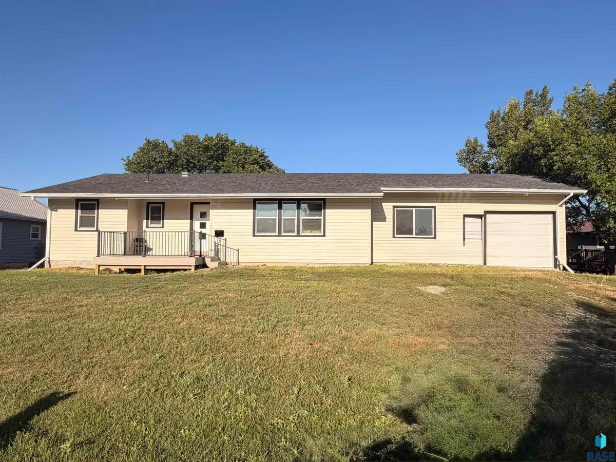 203 S School Ave, Kennebec, SD 57544 - #1