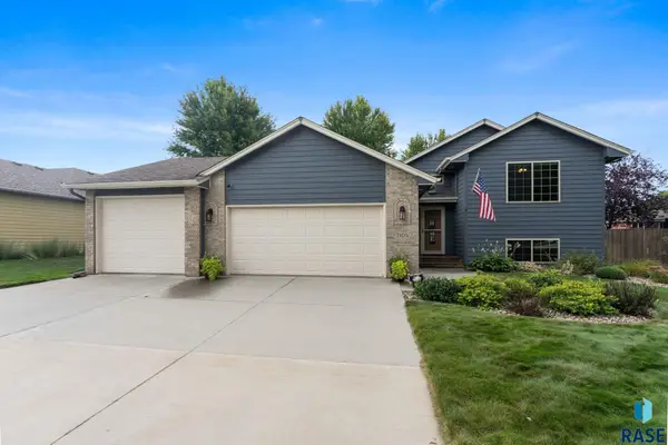 2105 E 62nd St, Sioux Falls, SD 57108