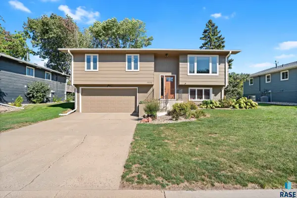 2800 Kingswood Way, Sioux Falls, SD 57106