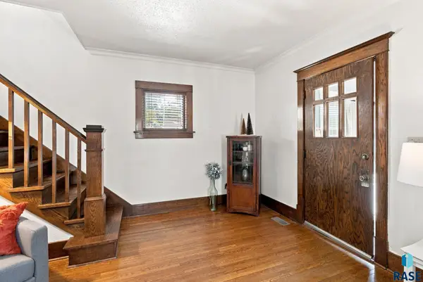 607 N Summit Ave, Sioux Falls, SD 57104
