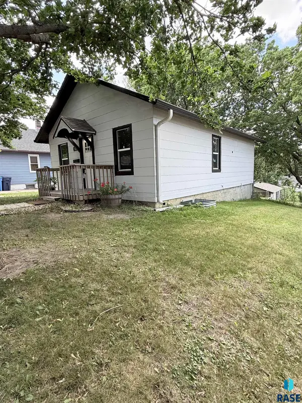 1119 N Duluth Ave, Sioux Falls, SD 57104