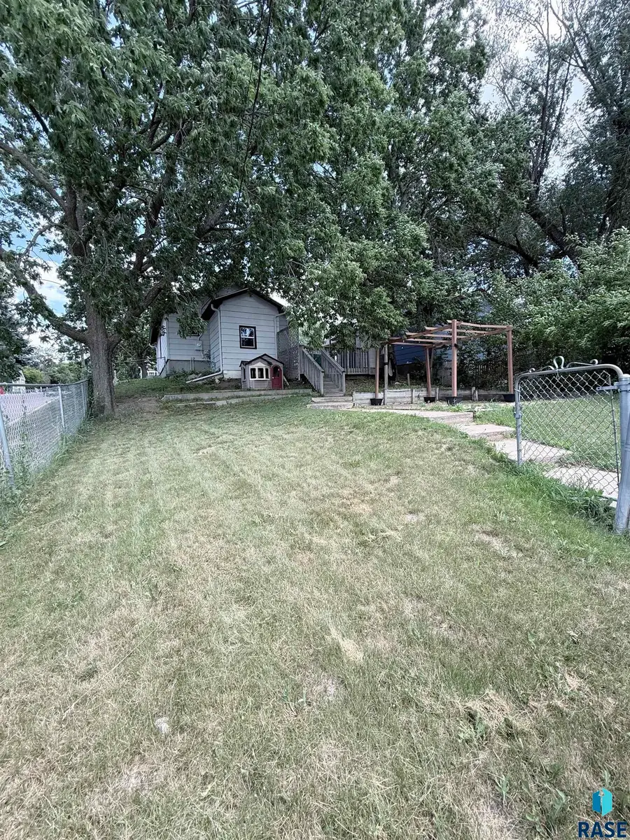 1119 N Duluth Ave, Sioux Falls, SD 57104 - #3