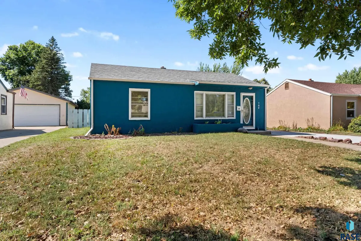709 S Garfield Ave Ave, Sioux Falls, SD 57104 - #1