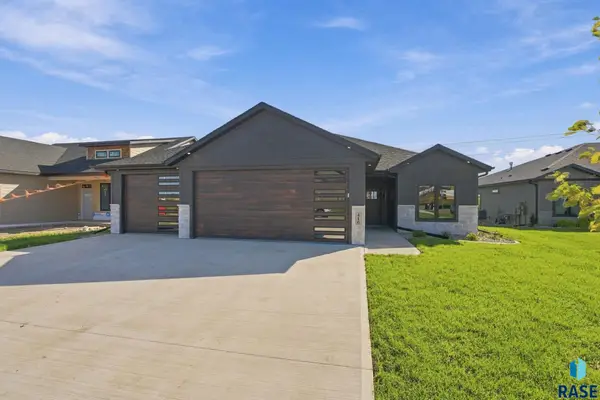 416 N Almond Ave, Brandon, SD 57005