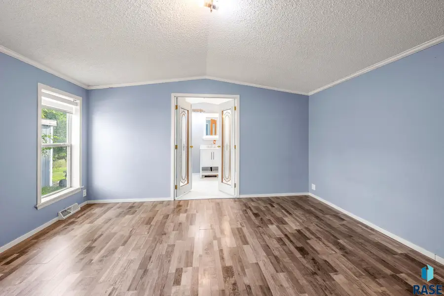 3110 N Fiero Pl, Sioux Falls, SD 57104 - #2