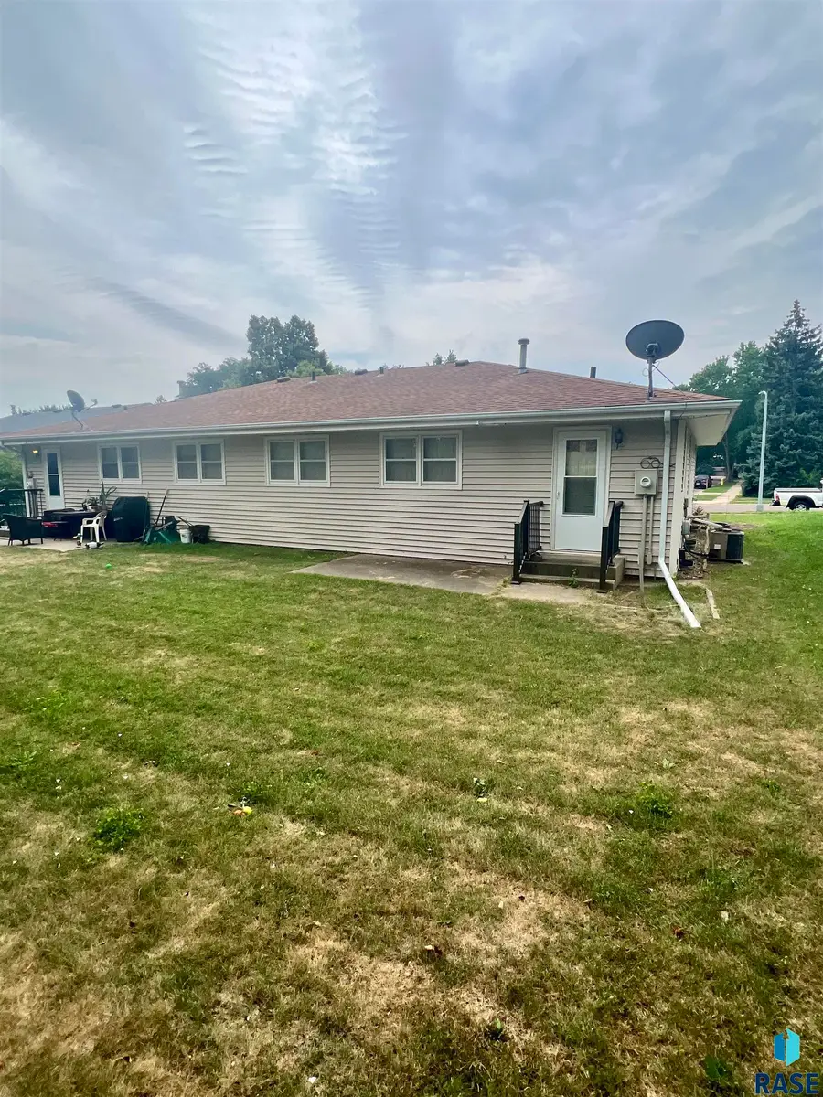 5014 W 47 St, Sioux Falls, SD 57106 - #2