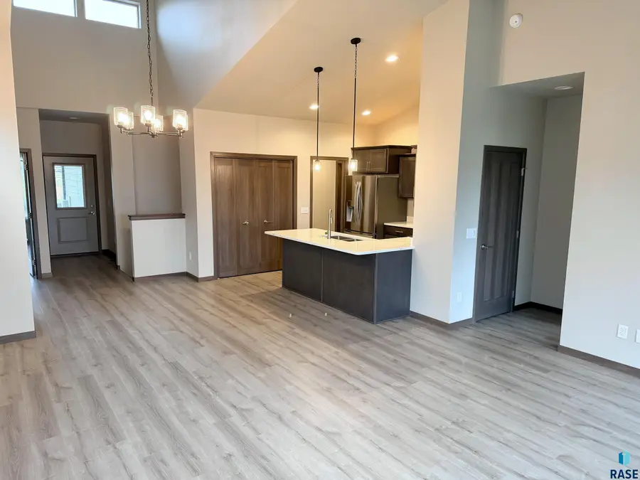 2810 E Hazelnut St, Brandon, SD 57005 - #2