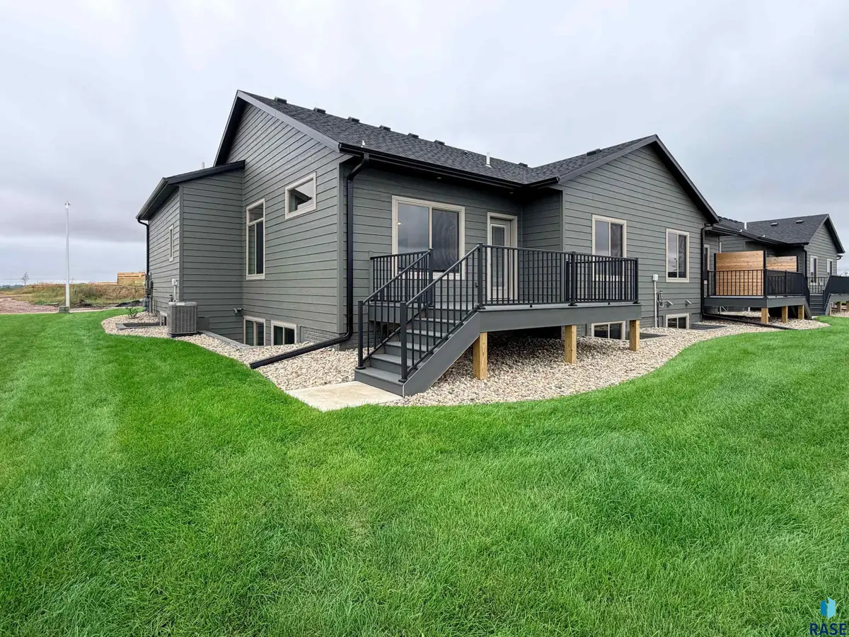 2814 E Hazelnut St, Brandon, SD 57005 - #1