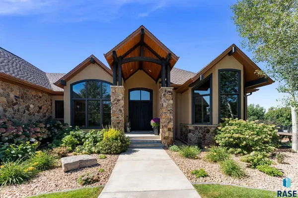 5905 S Grand Prairie Dr, Sioux Falls, SD 57108