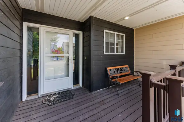 1516 N Maynard Ln, Sioux Falls, SD 57110