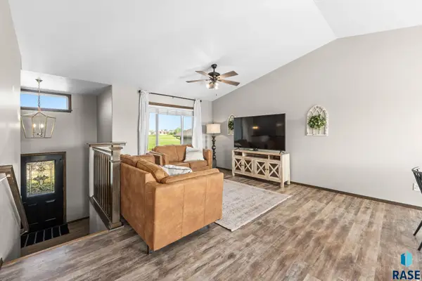 4024 S Sparta Ave, Sioux Falls, SD 57110