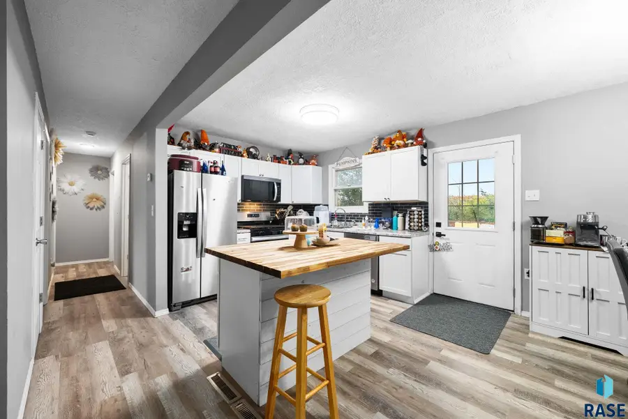 418 Regal Cir, Crooks, SD 57020 - #3