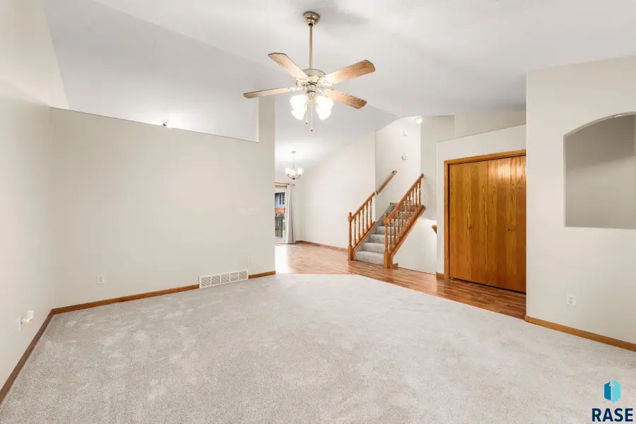 5101 S Woodwind Ave, Sioux Falls, SD 57108 - #2