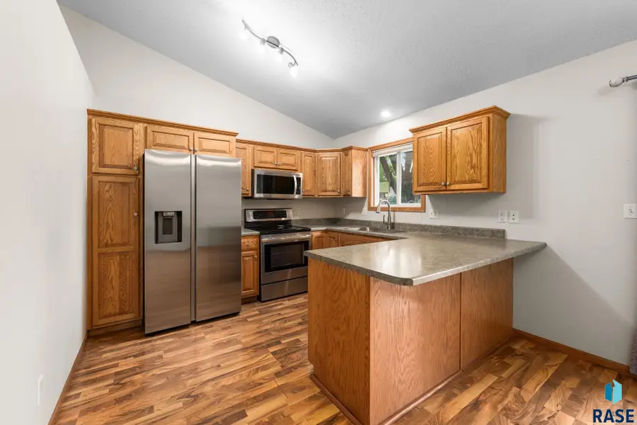 5101 S Woodwind Ave, Sioux Falls, SD 57108 - #3