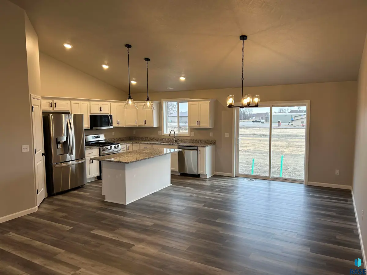 901 Estate St, Harrisburg, SD 57032 - #1