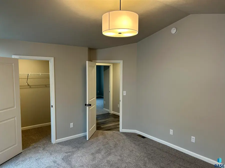 901 Estate St, Harrisburg, SD 57032 - #3