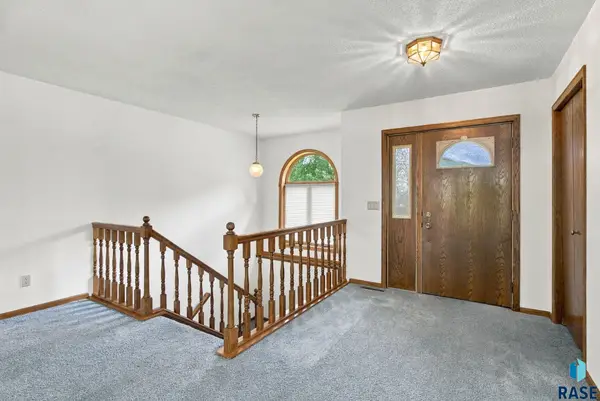 1878 Constance Dr, Vermillion, SD 57069