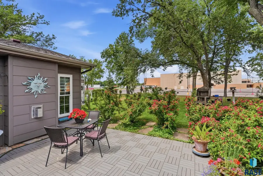 1200 E Cedar St, Brandon, SD 57005 - #3